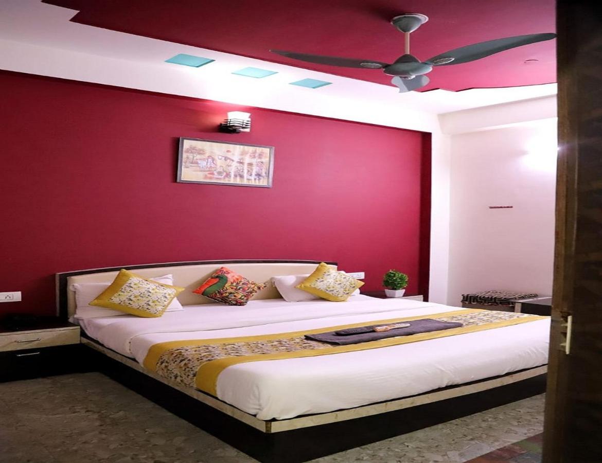 Hotel Mahishmati Palace Maheshwar Bagian luar foto