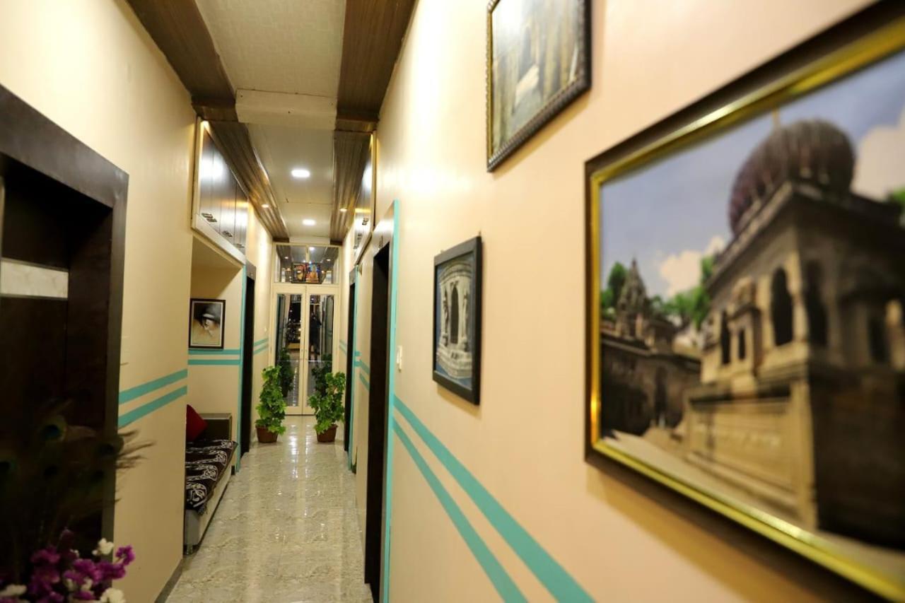 Hotel Mahishmati Palace Maheshwar Bagian luar foto