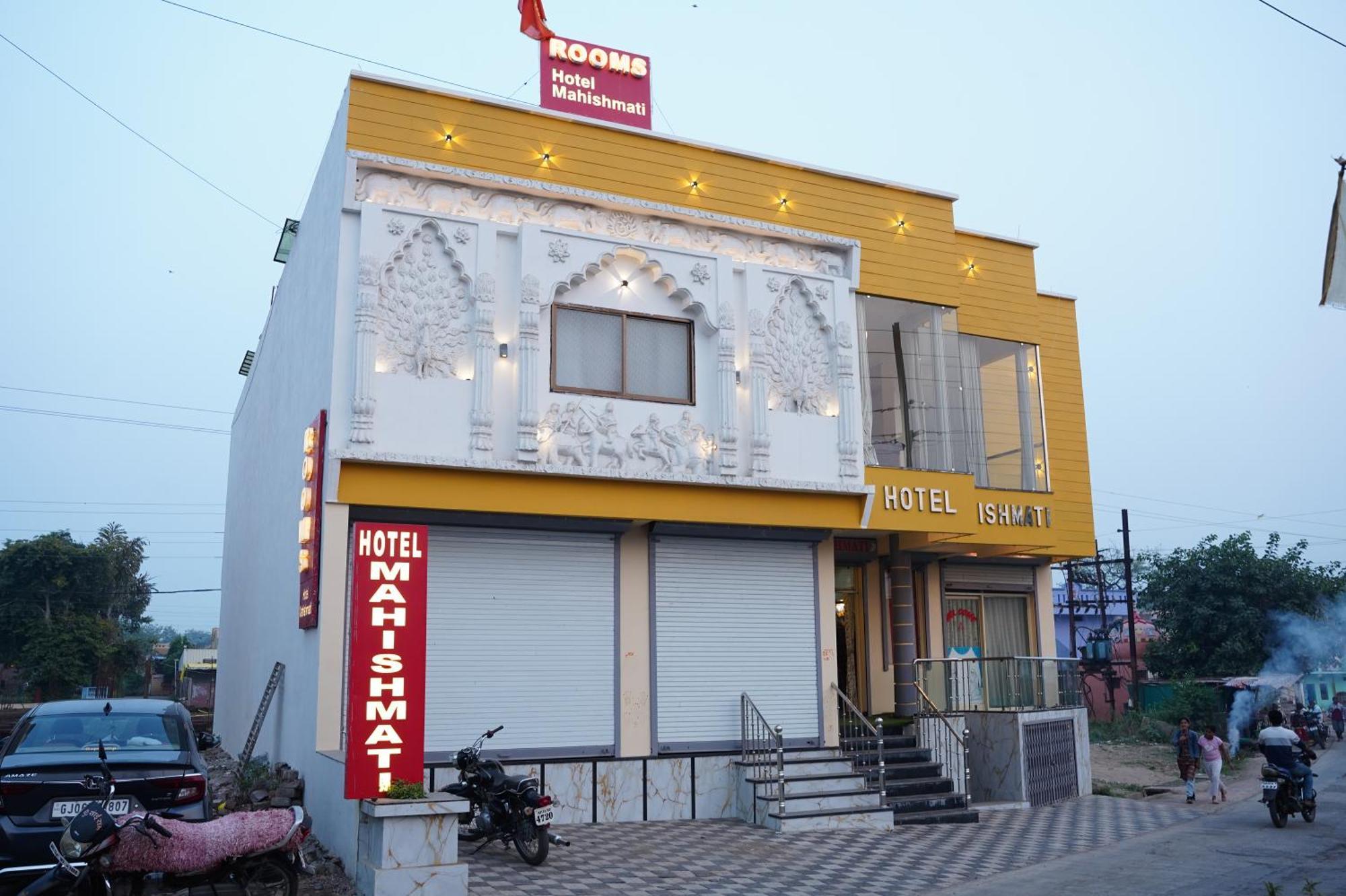 Hotel Mahishmati Palace Maheshwar Bagian luar foto
