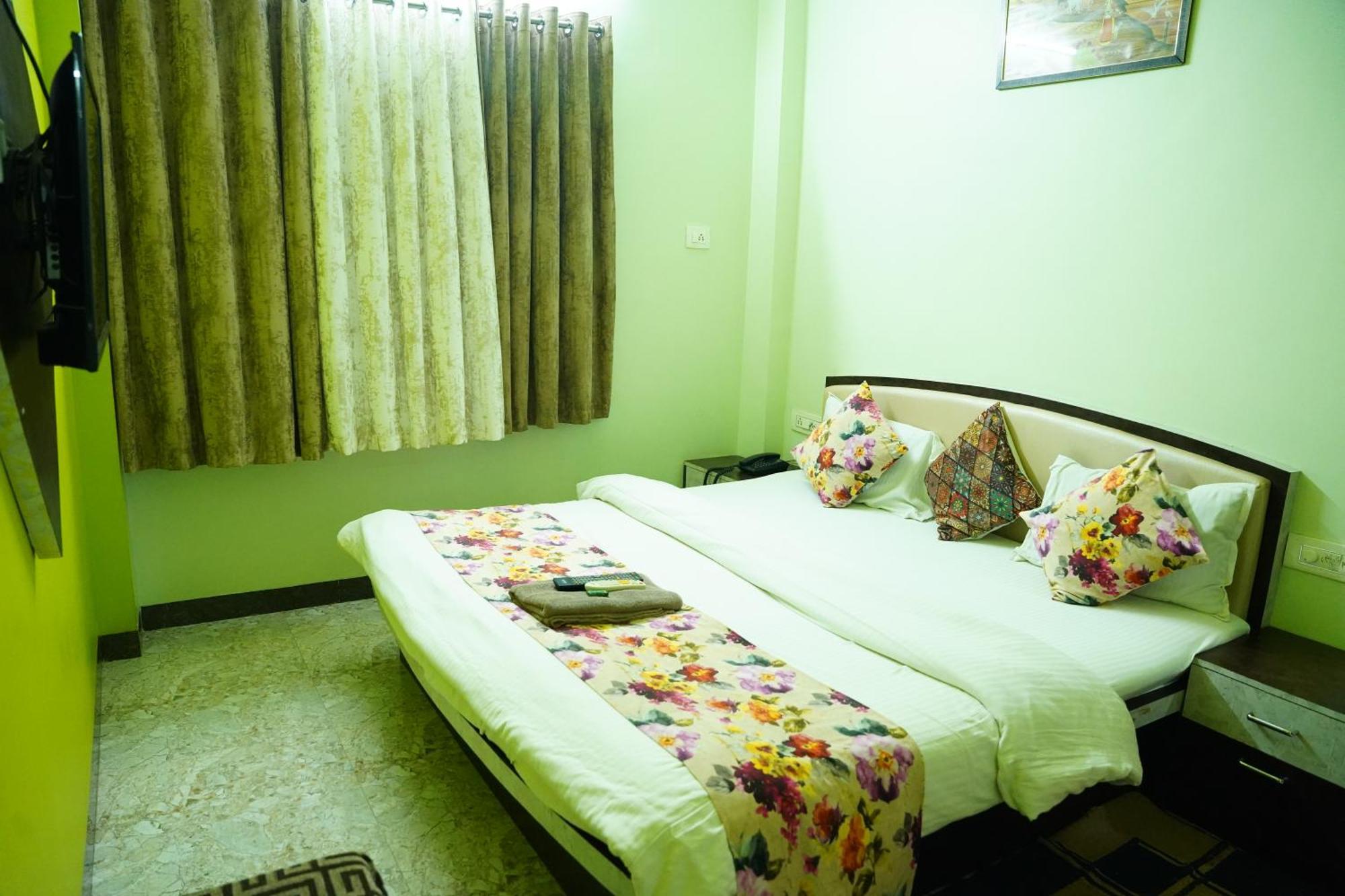 Hotel Mahishmati Palace Maheshwar Bagian luar foto