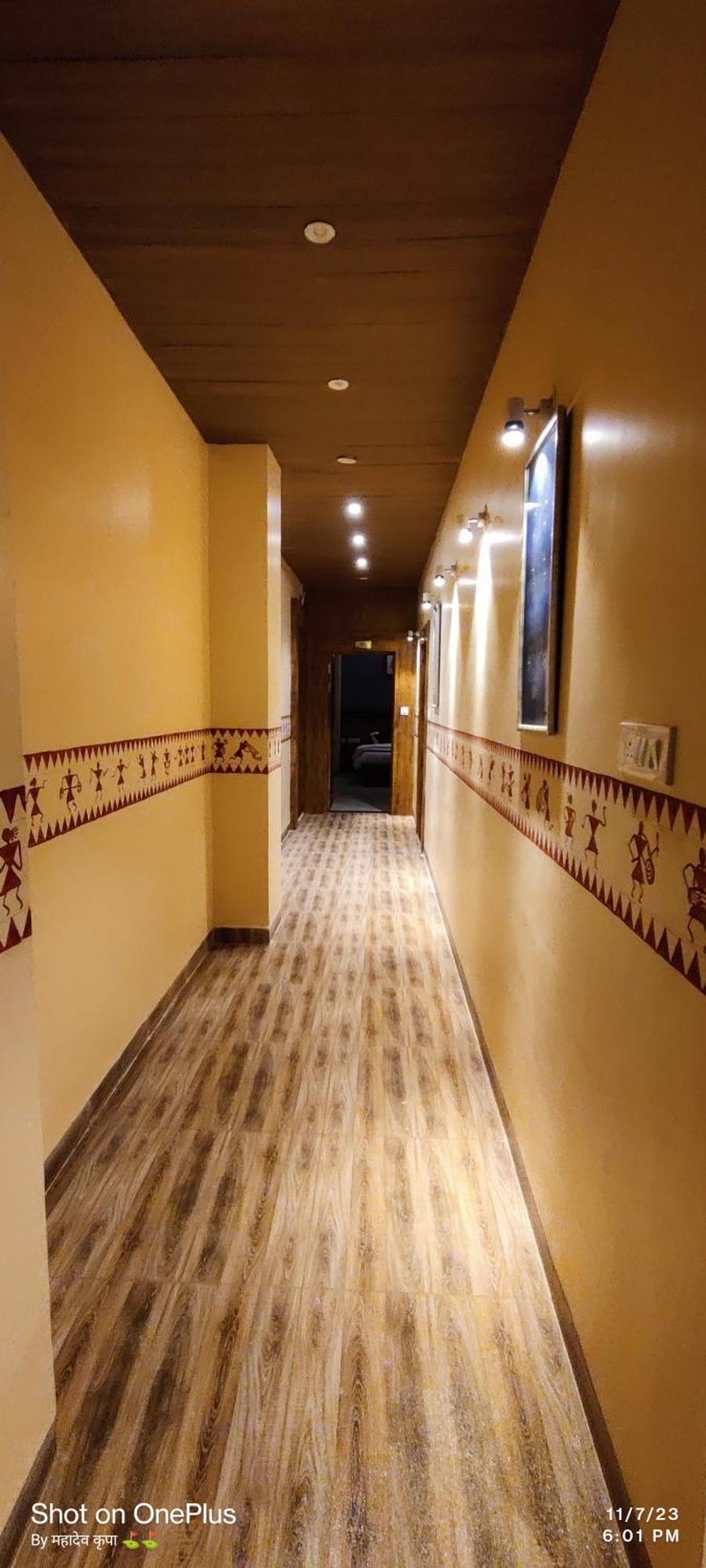 Hotel Mahishmati Palace Maheshwar Bagian luar foto